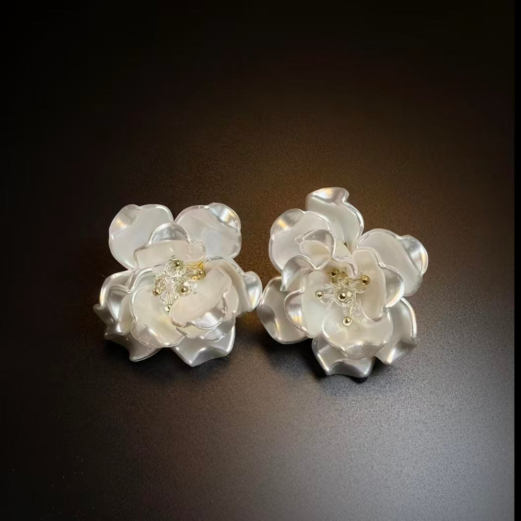 Camellia Luna™ White Blossom Earrings